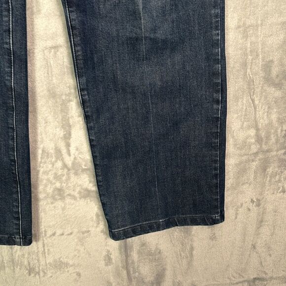 Chicos Fabulously Slimming Medium Wash Straight Leg Denim Jeans Size 1.5 Short - Picture 4 of 11